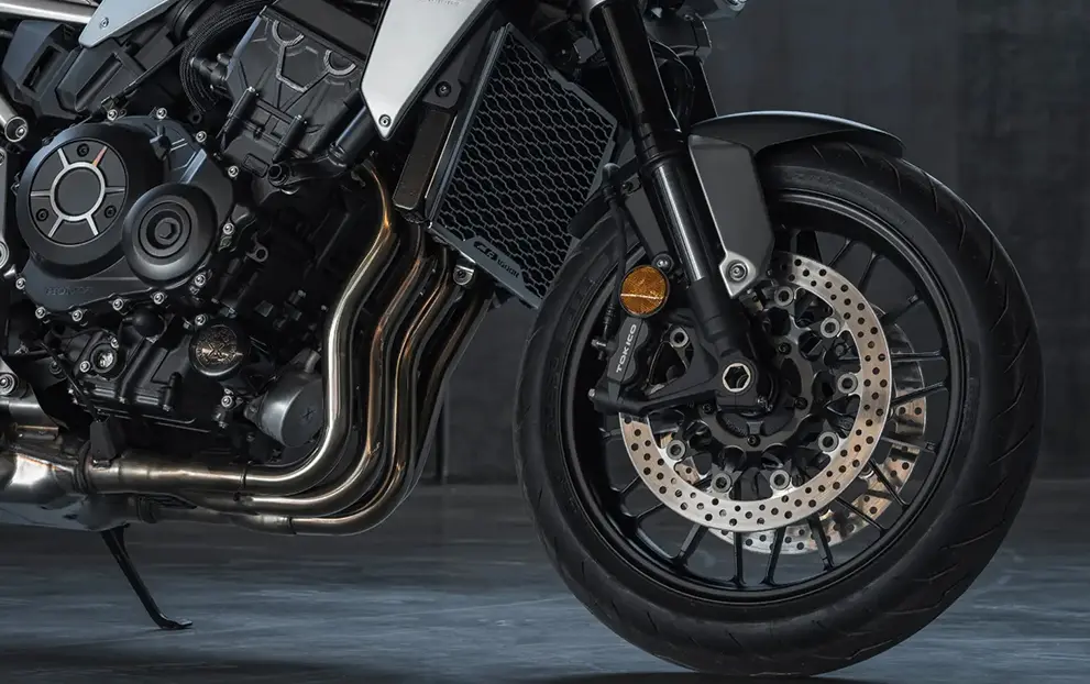 CB 1000R — detalhe