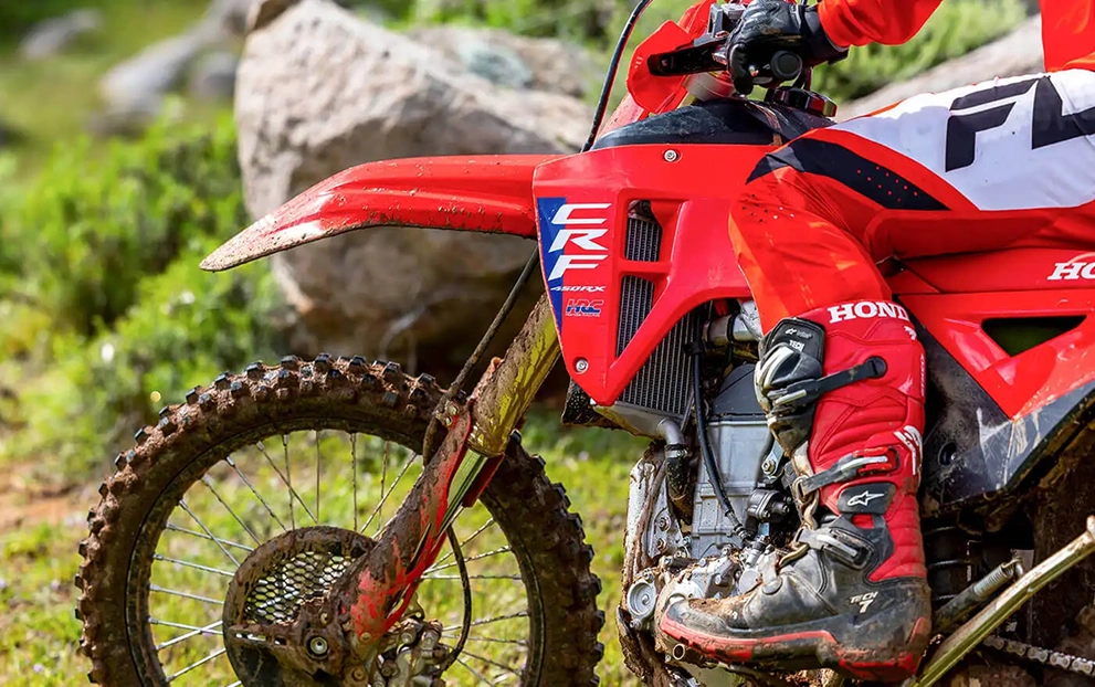 Linha CRF 450 — detalhe